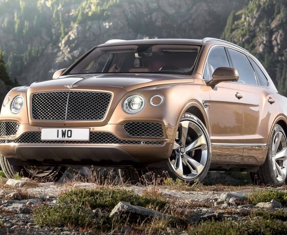 Первым владельцем Bentley Bentayga стала Королева Великобритании