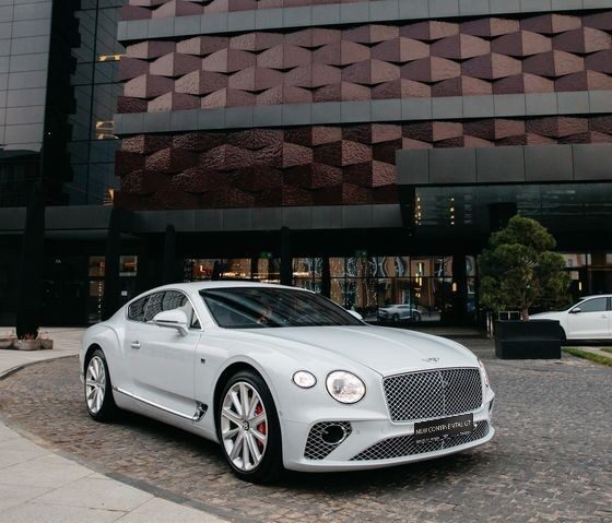 Через континенты. Тест-драйв нового купе Bentley Continental GT