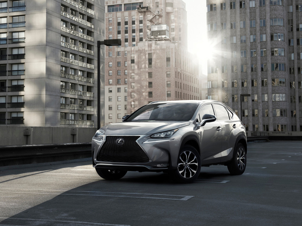 Компактный кроссовер Lexus NX