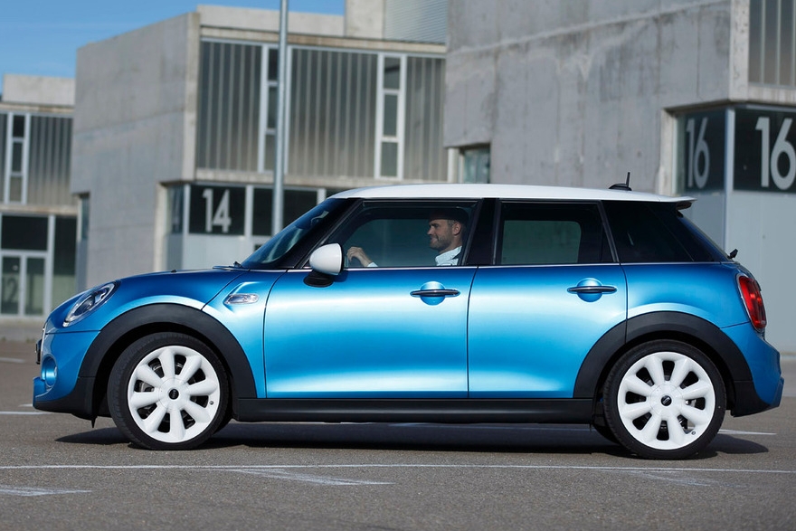 Хэтчбек Mini стал пятидверным