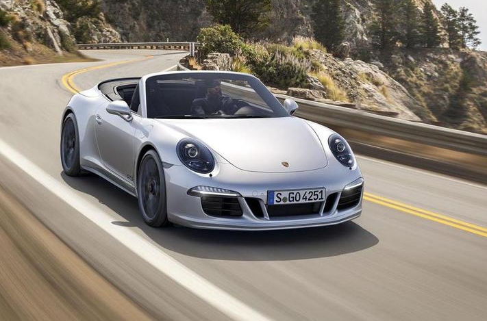 Прибавление в семействе Porsche 911