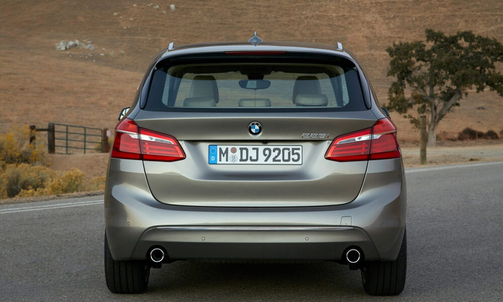 BMW предложила новые версии 5-Series