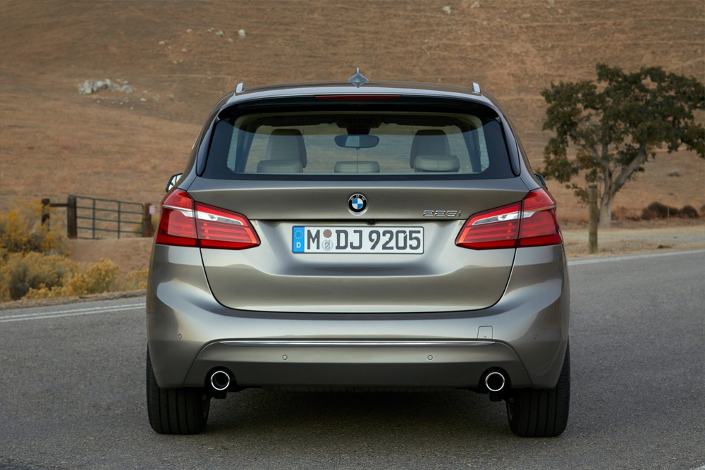 BMW предложила новые версии 5-Series