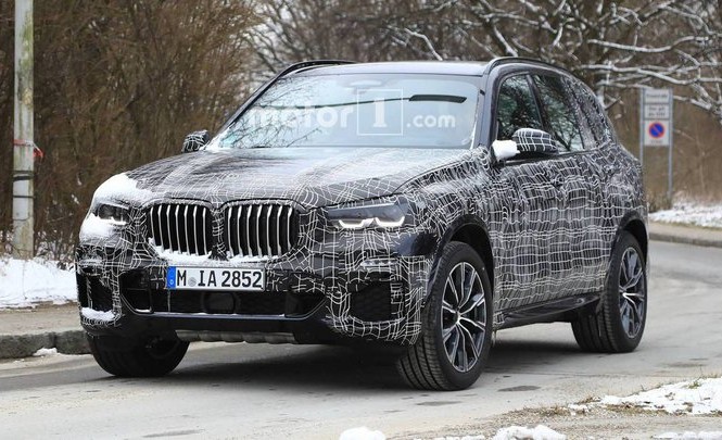 Обновленный BMW X5 замечен во время испытаний
