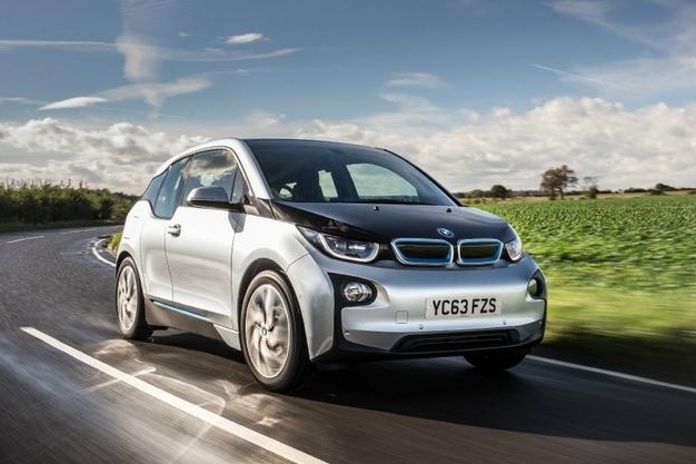 BMW модернизирует электрокар i3