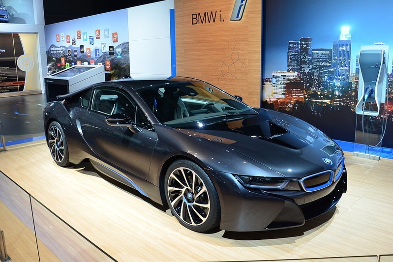 Top Gear назвал автомобилем года BMW i8