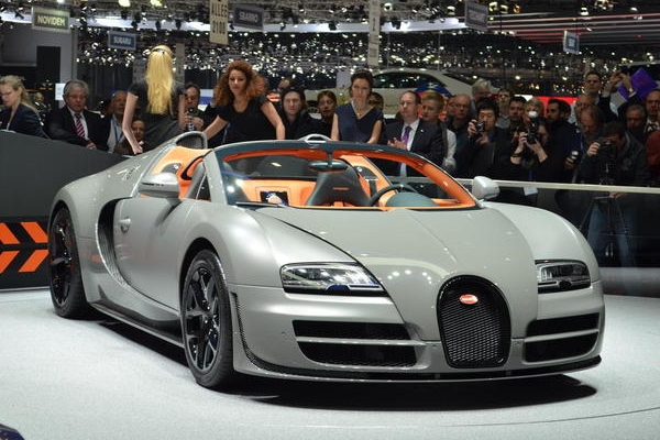 Новый гибридный суперкар от Buggati разорит VW