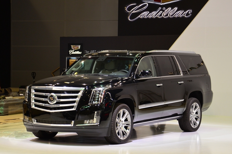 Люксовый внедорожник Cadillac: российская версия