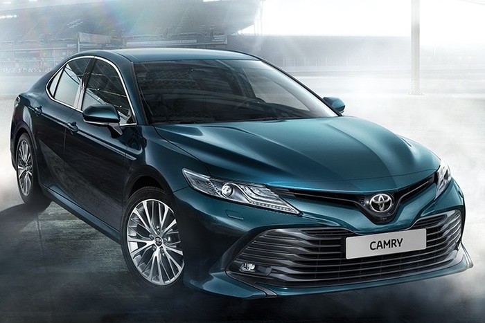 Началось оформление заказов на модернизированный седан Toyota Camry