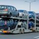 Импорт легковых автомобилей в Россию сократился вдвое