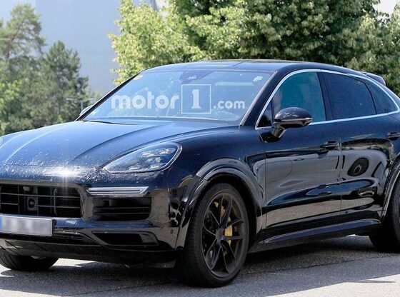 Конкурент Mercedes-Benz GLE Coupe замечен во время испытаний