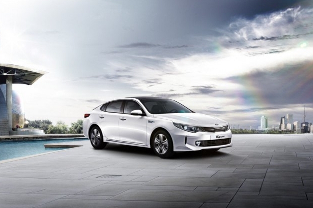 Kia Optima обзавелась гибридной версией