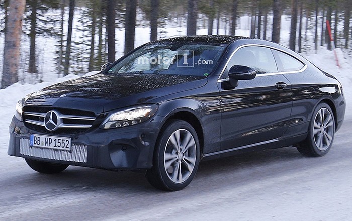Рестайлинговое купе C-Class появилось на зимних дорогах
