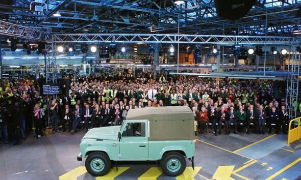 Последний Land Rover Defender текущего поколения сошел с конвейера