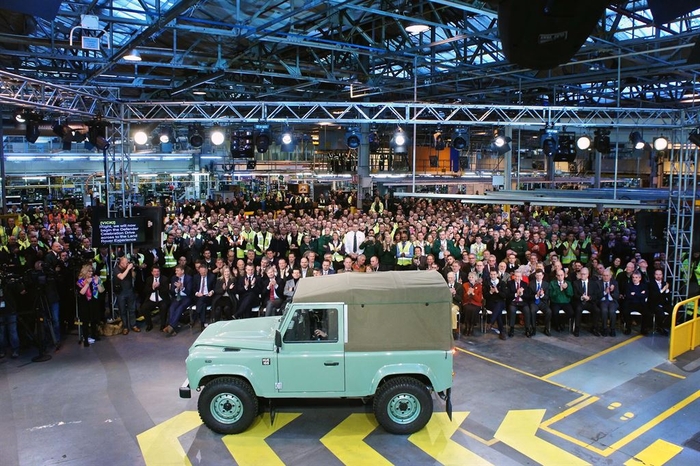 Последний Land Rover Defender текущего поколения сошел с конвейера