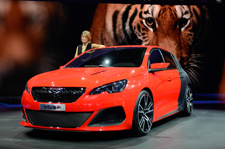 "Заряженный" Peugeot 308R может стать серийным
