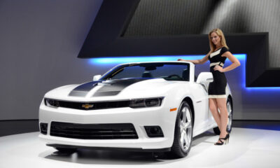 В Chevrolet серьезно обновили внешность купе и кабриолету Camaro