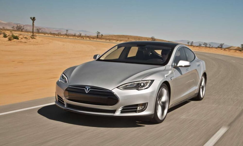 Продажи Tesla стартовали в Китае