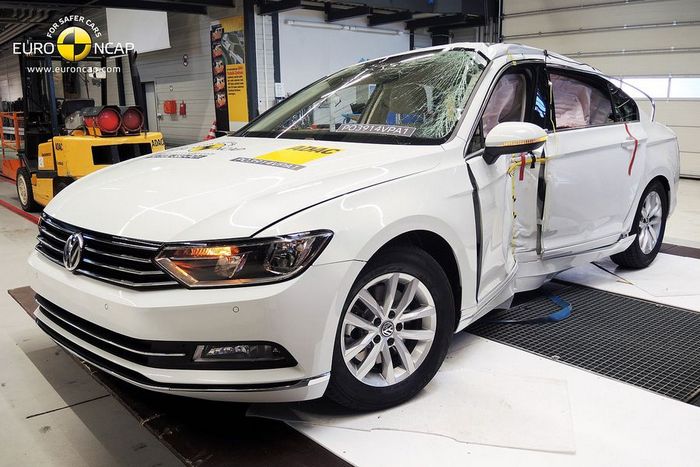 Volkswagen Passat получил пять звёзд EuroNCAP