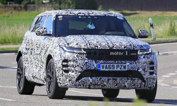 Появились фотографии длиннобазной версии Range Rover Evoque