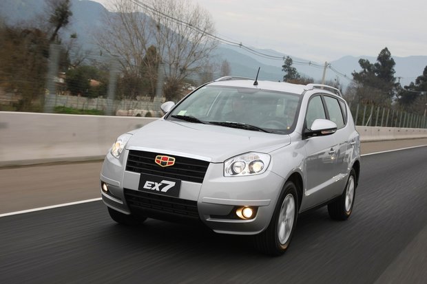 В Geely отрицают намерения свернуть российское производство автомобилей
