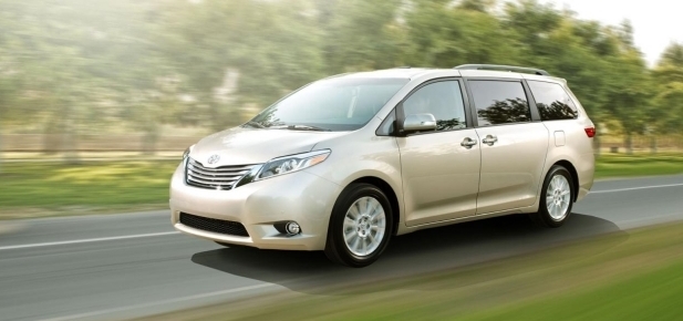 Toyota показала минивэн Sienna 2015 модельного года