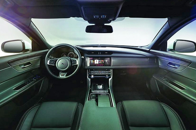 Jaguar рассекречивает седан XF малыми дозами