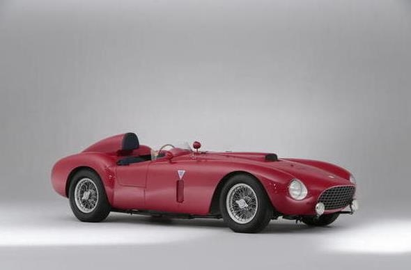 Раритетный гоночный Ferrari продали за рекордную сумму