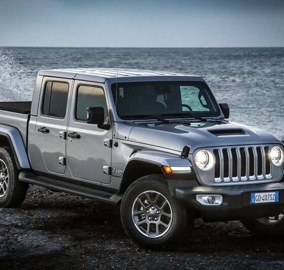 Jeep в новом цвете Эрл «графский»