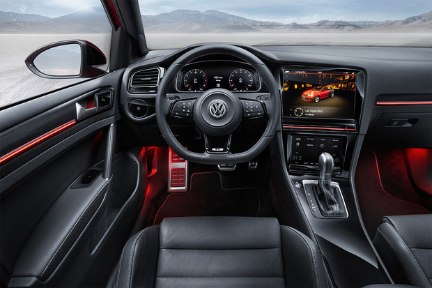 Обновленный Volkswagen Golf получит технологии управления жестами