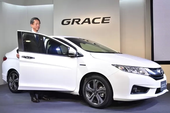 Honda выпустила новый гибридный седан Grace