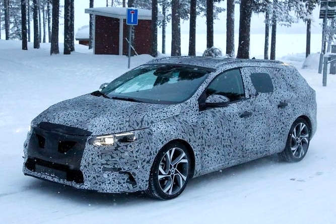 Renault тестирует универсал Megane Grandtour
