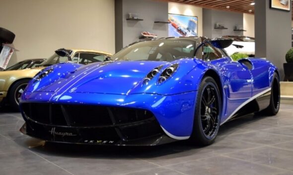 В Саудовской Аравии продается редкий суперкар Pagani Huayra