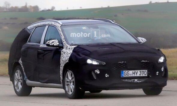 Прототип Hyundai i30 CW выехал на дороги Германии
