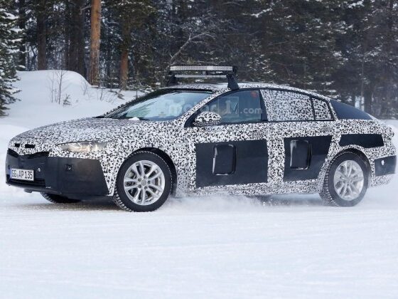 Новая Opel Insignia попалась в объективы фотошпионов