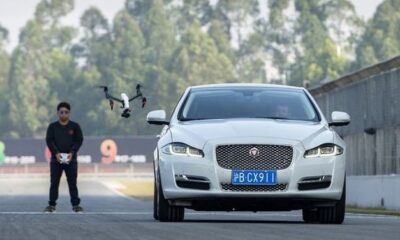 Попробуй догони! Jaguar XJ уходит от преследования дрона