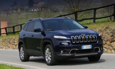 Jeep Cherokee: обнаружены неполадки в круиз-контроле