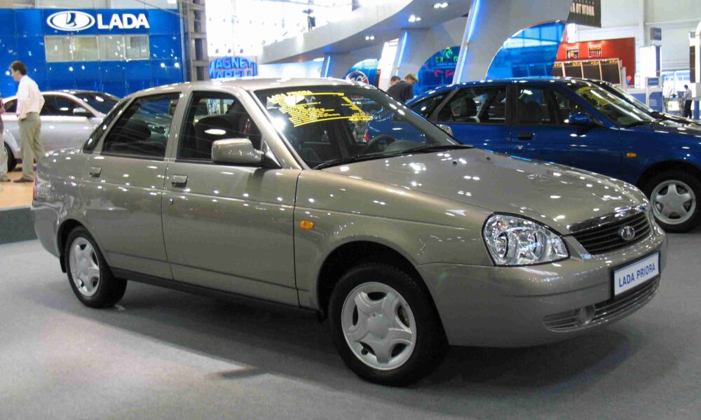 АвтоВАЗ предлагает сэкономить при онлайн-покупке Lada