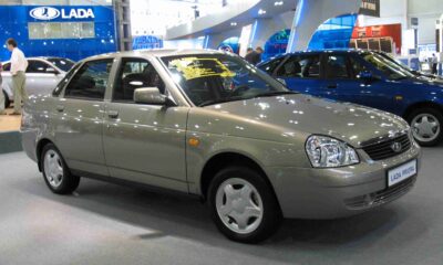 АвтоВАЗ предлагает сэкономить при онлайн-покупке Lada