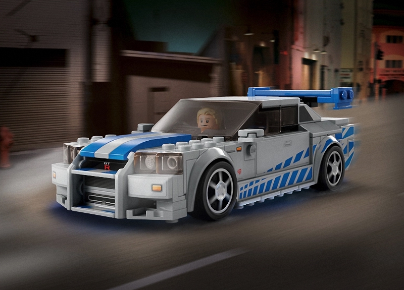 Nissan GT-R и фигурка Брайана О'Коннера в Lego