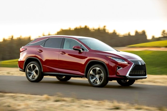 Lexus RX – самый продаваемый автомобиль премиум-сегмента в России