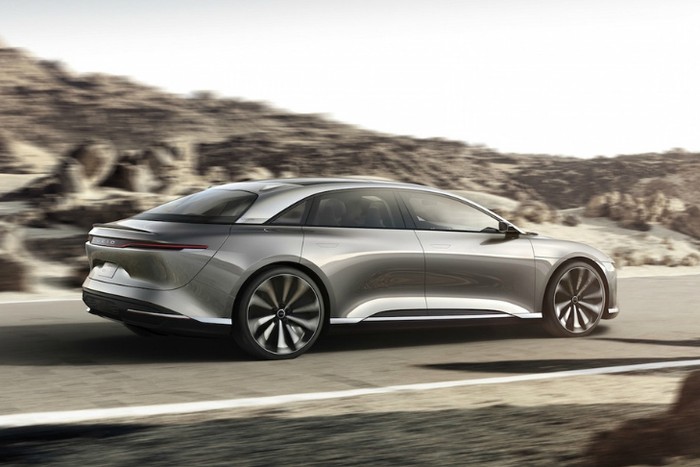 Более доступный соперник Tesla показал впечатляющую скорость