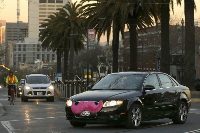 General Motors инвестирует $500 млн в приложение для заказа такси Lyft
