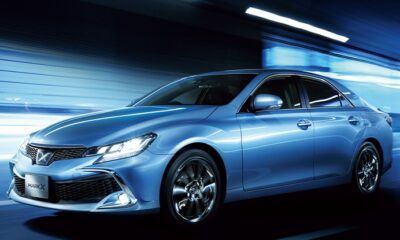 Седан Toyota Mark X научился реагировать на пешеходов