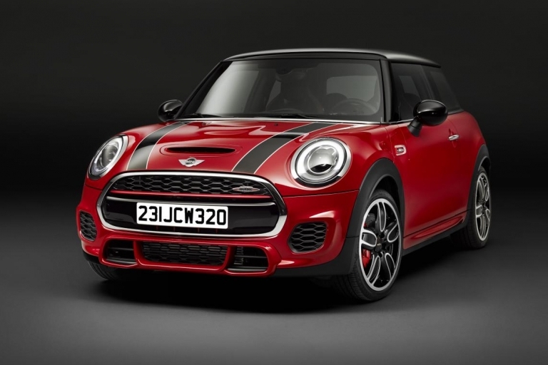 Хот-хэтч MINI John Cooper Works 2015 в новом промо-видео