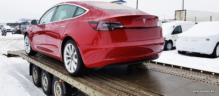 Tesla Model 3 Long Range добрался до белорусской столицы