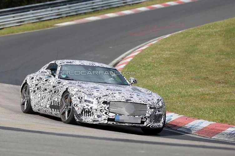 Mercedes проводит испытания нового спорткара AMG GT
