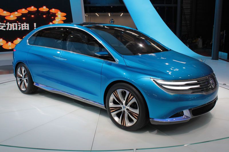 Daimler и BYD представили серийный электрокар