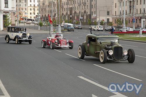 Более 70 уникальных автомобилей приедут на выходные в Минск