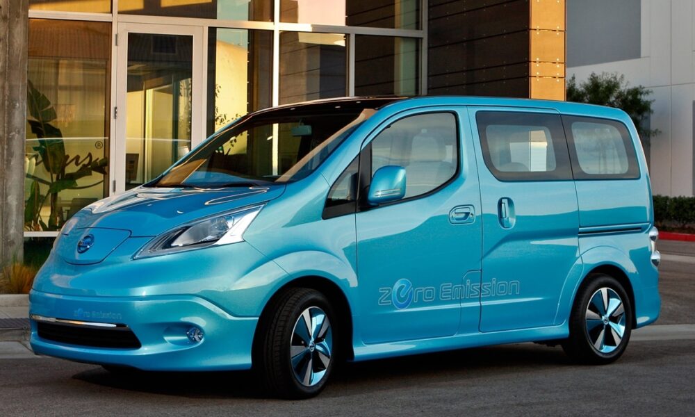 Дебют серийного электрического минивэна Nissan намечен на октябрь